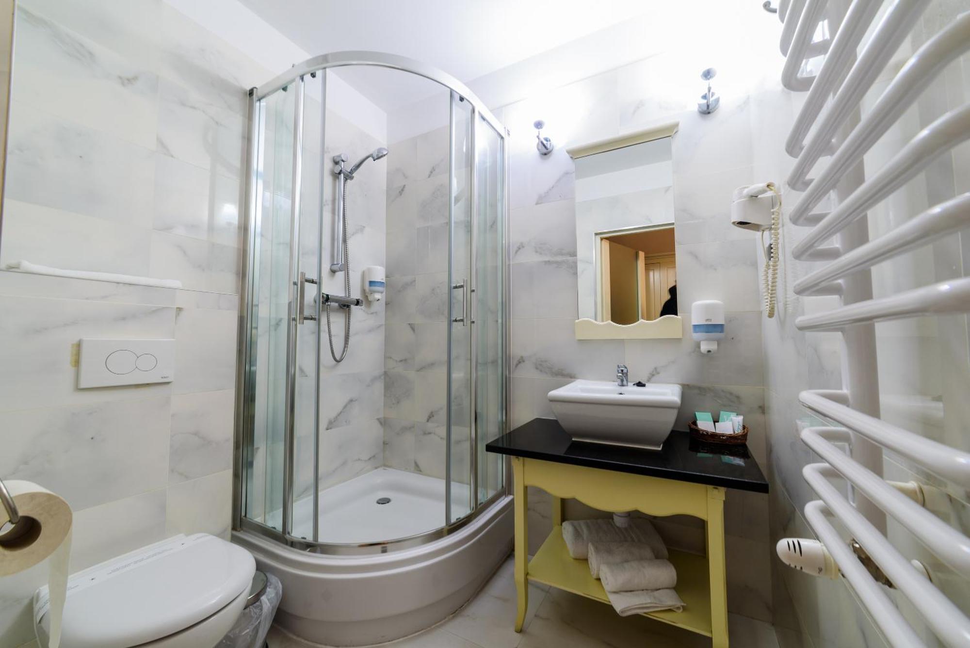 Ambasadorski Hotel 4*