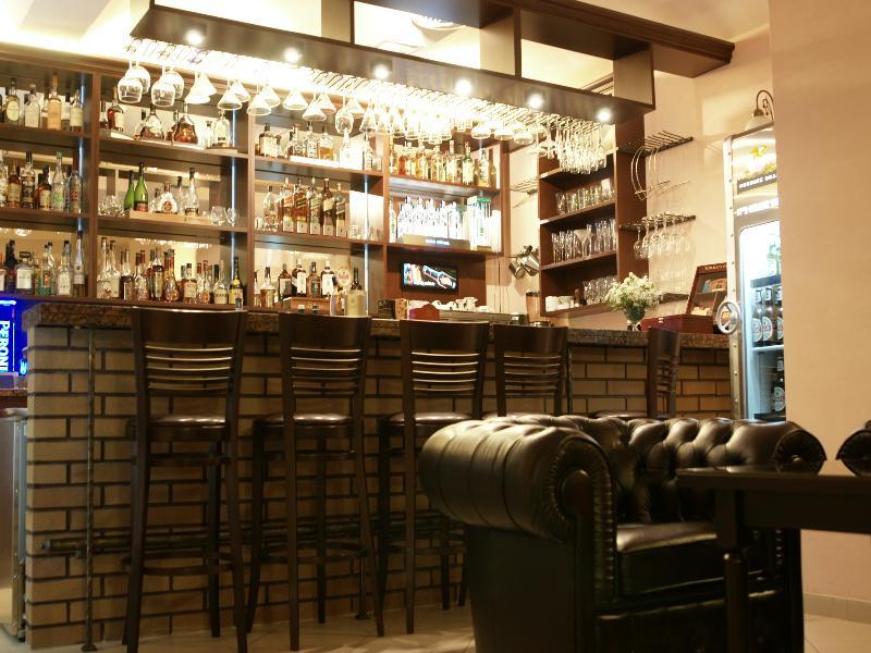 Ambasadorski Hotel